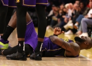 爱游戏- 詹姆斯遭遇二十连败,巴塞罗那教练面临压力了吗 