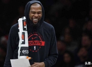 爱游戏-包含杜兰特回归赛场，突破纪录首场状态亮眼，西班牙队观众沸腾！的词条