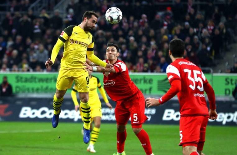 关于举重总决赛上演强强对话，洞庭猎隼队大胜皖江银狐队，战术调整见效；关键战拿下信心的信息