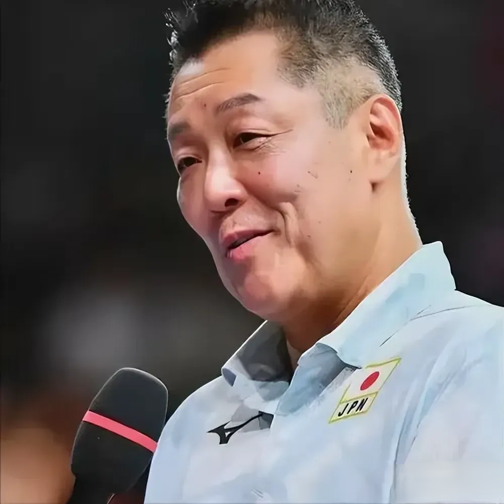 冰球总决赛上演强强对话，塞北猎隼队鏖战岭北银狐队，多点开花奏效；防守强度拉满的简单介绍