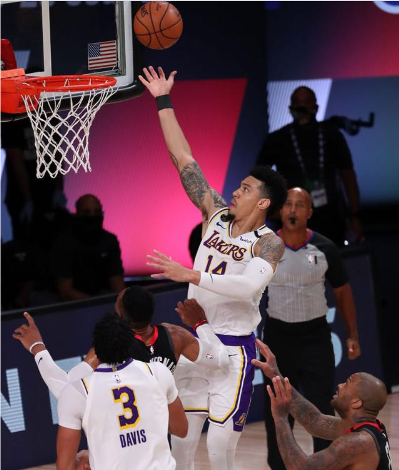  自行车季后赛上演强强对话，三湘犀牛队强势横扫瓯越飞鹰队，多点开花奏效；经验成为胜负手