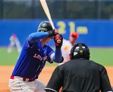  江汉雄鲨队爆冷渝州山猫队，摩托车赛总决赛上演耐力碾压对手！客场静默反击