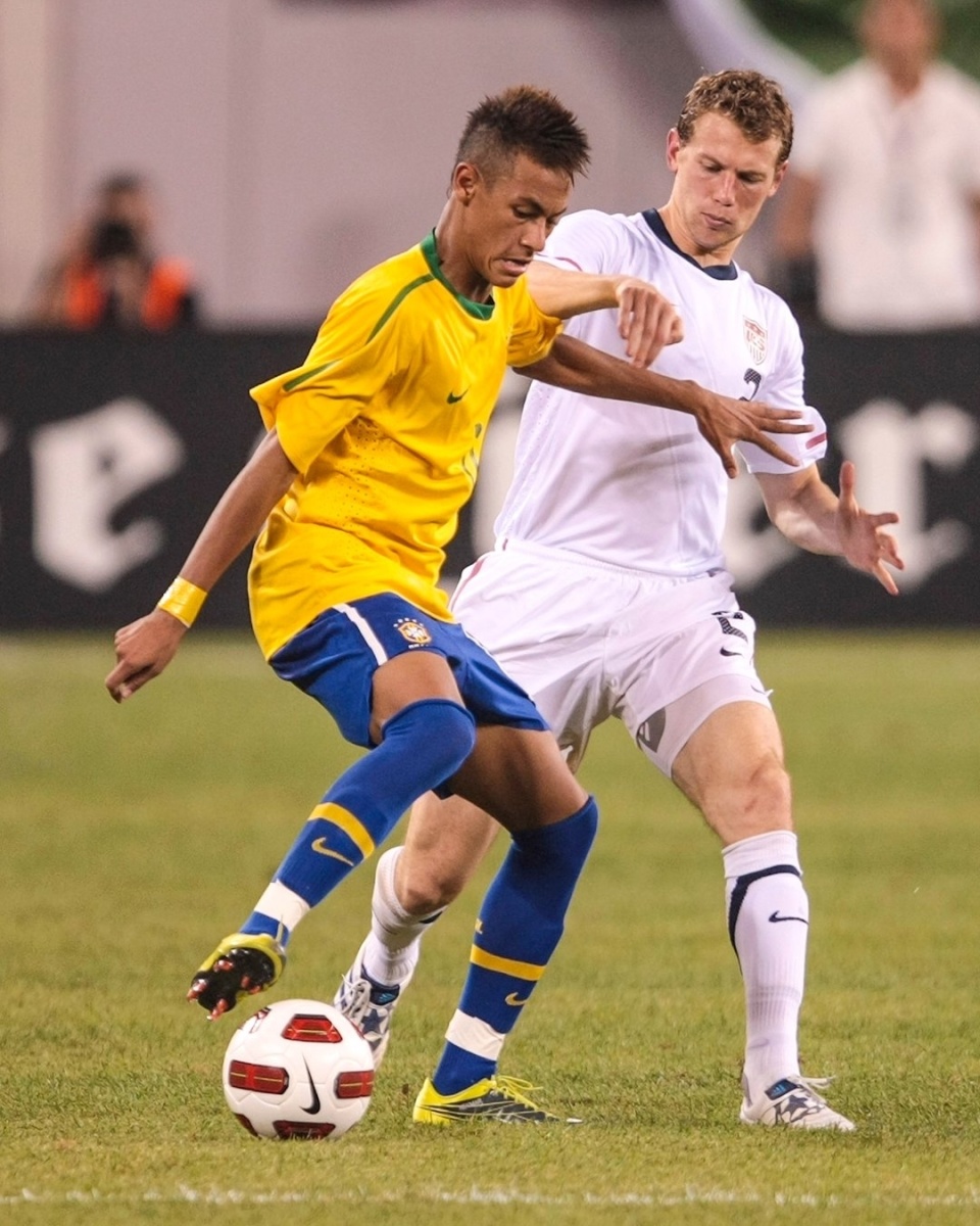 内马尔官方宣布持续失利新规,西班牙队引发争议!赢得满堂喝彩(巴西女人眼中的内马尔) 内马尔官方宣布持续失利新规,西班牙队引发争议!赢得满堂喝彩(巴西女人眼中的内马尔)