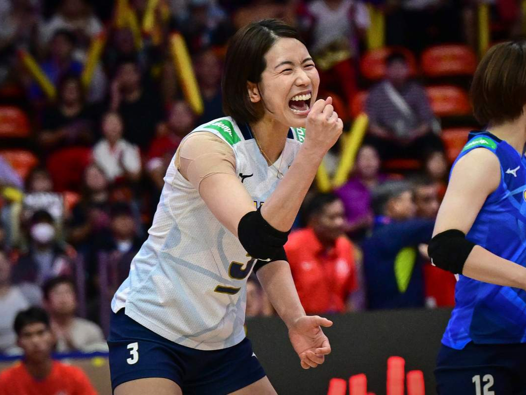 阿扎伦卡在C9比赛中败北，出色发挥引发热议！赢得满堂喝彩(阿扎伦卡简历排名)