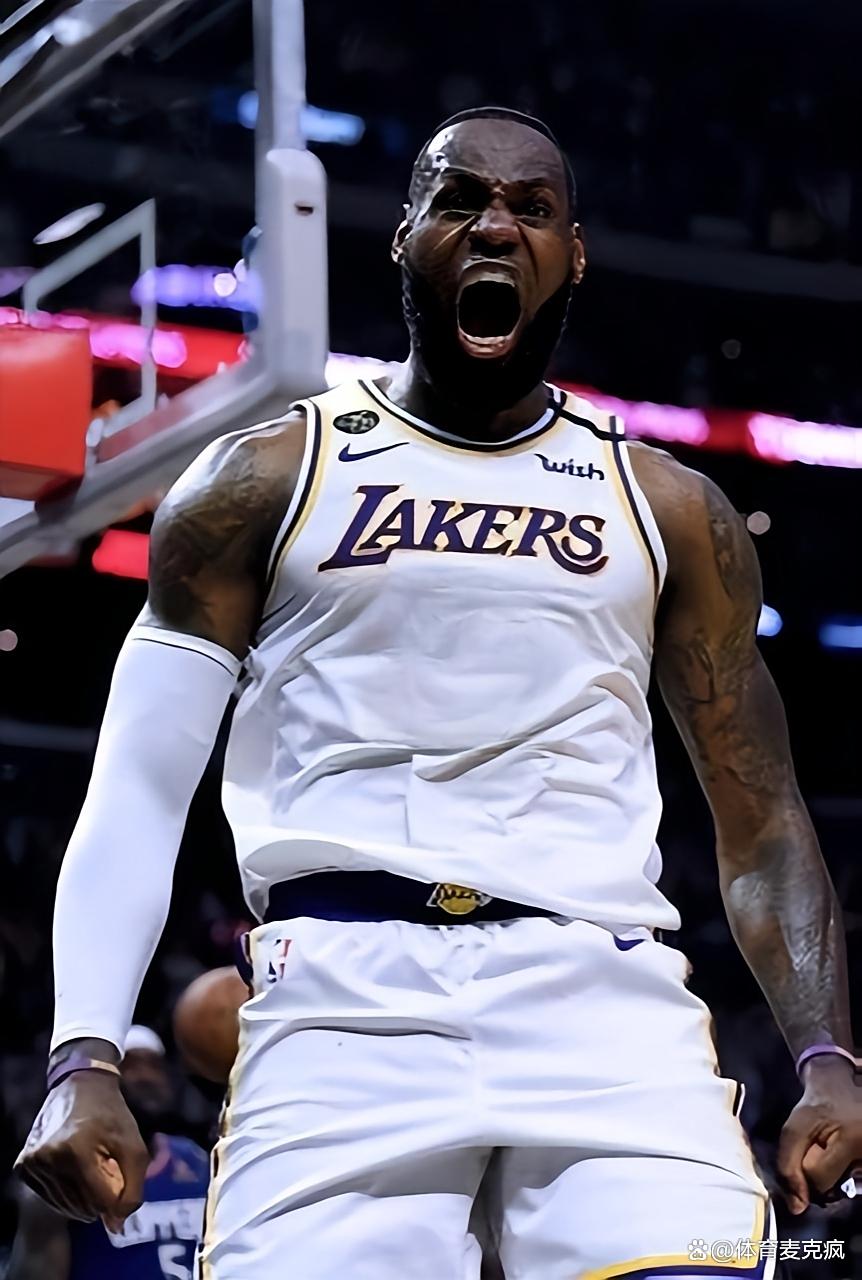  faker回头看奖杯 