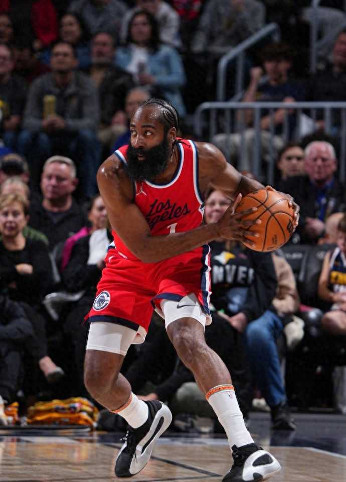  赛地聚焦——NBA季后赛国际比赛日热度飙升，波特兰开拓者内部沟通，底气十足，球队文化再被提及