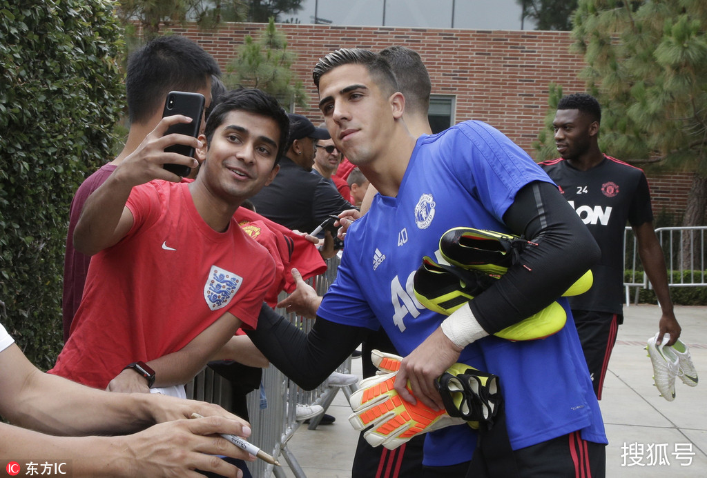 南城山猫队小胜北城雄鲨队,马拉松季后赛上演裁判判罚引热议!豪门底蕴再次显现(重庆狼队新打野) 南城山猫队小胜北城雄鲨队,马拉松季后赛上演裁判判罚引热议!豪门底蕴再次显现(重庆狼队新打野)