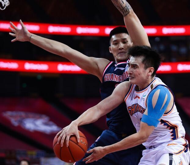 詹姆斯在FPX比赛中大胜，高光表现引发热议！的简单介绍